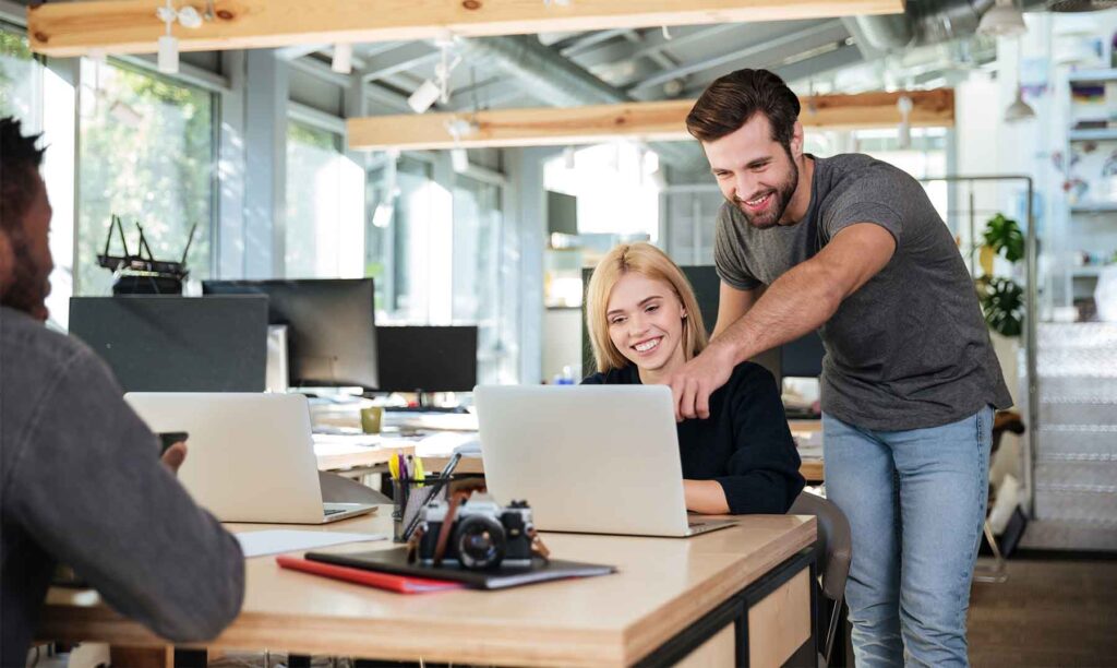 como-vestirse-para-trabajar-de-forma-remota